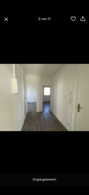 Helle 4-Zimmer Wohnung im 4. OG mit Balkon in Silberhöhe