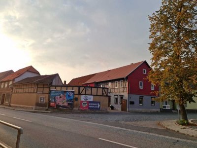 Geräumiges 10-Zimmer-Haus mit Garage in Berga