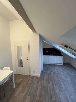 neu saniertes & möbliertes WG-Zimmer mit Gemeinschaftsbad ab sofort zu vermieten - Aachen Schanz