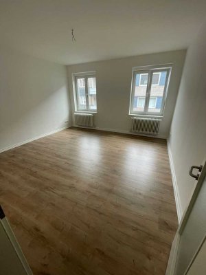 Sanierte helle 2-Raum-Wohnung, in verkehrsberuhigter Fußgängerzone - mit Aufzug