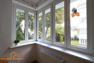 Komplette Grünruhelage im Gersthofer Cottage: Gartenausblick von 2 Zimmer Altbauwohnung mit Balkon-Option