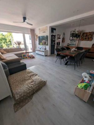 Modernisierte 3,5-Zimmer-Wohnung in ruhiger Sackgassenlage mit Balkon und Garage