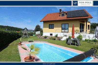 Reserviert! Großzügiges Einfamilienhaus mit gemütlichem Garten, PV-Anlage,  Garage, Carport und behe