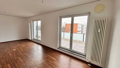 Lichtdurchflutete 2-Zimmer-Penthouse-Wohnung mit großem Balkon