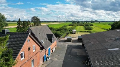 Traumhaftes Anwesen für Pferdebesitzer und die ganze Familie - Kernsaniertes Landhaus, auf 2,9 Hekta
