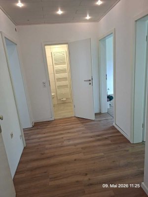 Erstbezug nach Sanierung: 3-Zi.-Wohnung mit Balkon in Bielefeld-Brackwede