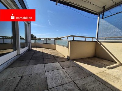 Helle 3-Zimmerwohnung mit großzügiger Dachterrasse und Stellplatz – Nah am Bansapark
