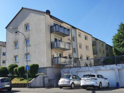 4-Zimmer-Wohnung mit Garage, Balkon und EBK
