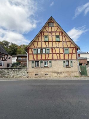 � Ungeschliffener Diamant – Fachwerkhaus mit großem Garten in Runkel Dehrn �