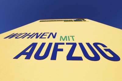 große 2-Raumwohnung mit Aufzug und Balkon
