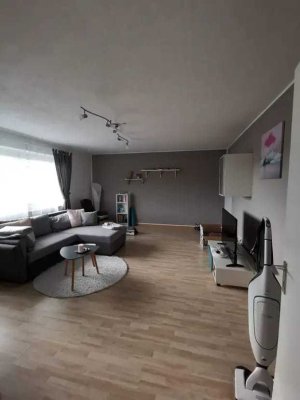 Schöne und gepflegte 2,5-Raum-Wohnung mit Balkon in KaufbeurenB