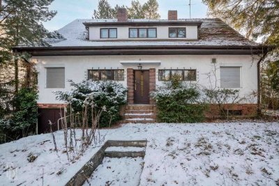 Elegantes Wohnhaus in Nikolassee – renovierungsbedürftig mit herausragendem Potenzial