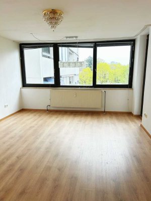 Helle 2-Zimmer-Wohnung am Wöhrder See mit Balkon und Aufzug