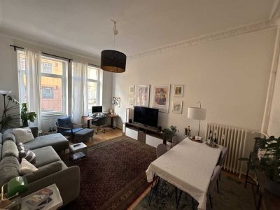 Helle 2-Zimmer-Altbau-WHG mit Balkon NAHE MAINUFER / HOLBEINSTEG