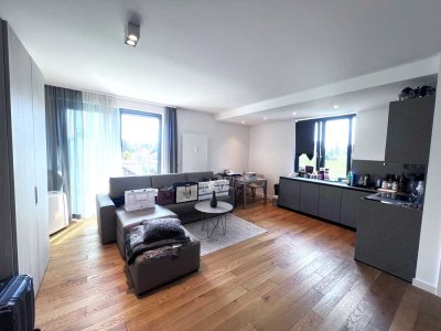 Moderne, noch neue 2-Zi.-Whng + Balkon, ruhig und doch ideal zur City gelegen, U-Bahn, Garage!