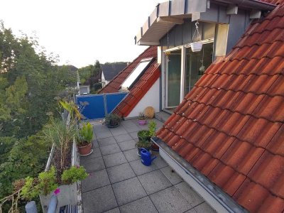 Nähe Köln-Dünnwald, Dachgeschosswohnung mit Dachterrasse