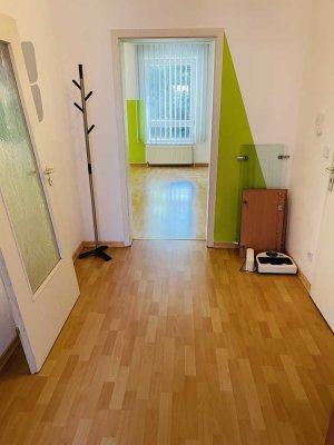 Helle und freundliche , vollständig renovierte 2-Zimmer-Wohnung in Magdeburg Stadtfeld