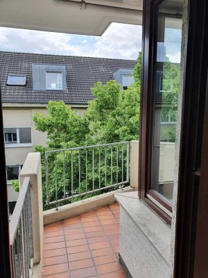 Charmante 1-Zimmer Wohnung im 4. OG mit Balkon in Köln Altstadt