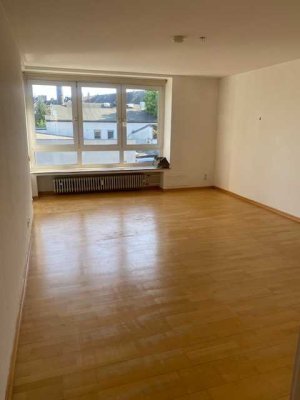 UNI- Nähe! Exklusive 2-Z-Wohnung mit gehobener Innenausstattung mit Balkon und EBK in Düsseldorf