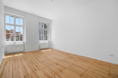 Erstbezug! Großzügige 2-ZKB in kernsaniertem Altbau direkt am Augsburger Dom