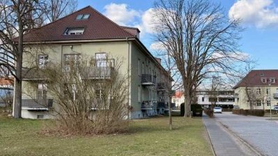 **Vermietete 2 Zimmer Wohnung mit Balkon im Hochparterre Erdgeschoss im grünen Karlshorst**