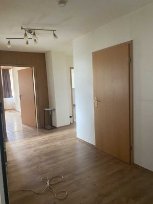Vollständig renovierte 3-Zimmer-Wohnung mit Einbauküche in Nierstein