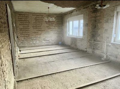 Gatersleben: Entkernte Immobilie mit starkem Fundament und Gartenoase