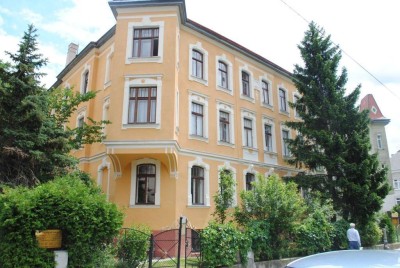 3 Anlageobjekte (Wohnungen) mit Entwicklungspotenzial in Stilaltbauhaus