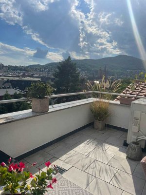 Exklusive 4-Raum-Penthouse-Wohnung mit geh. Innenausstattung mit EBK in Neustadt 1A Lage