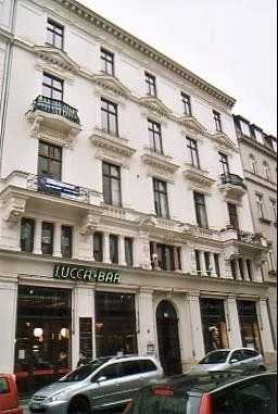 2-Zimmer-Wohnung mit Dachterrasse und Einbauküche