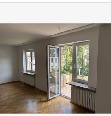 Großzügige 4 Zi.-Wohnung für Paare, Südstadt - 2 Balkone, neue Premium-Küche