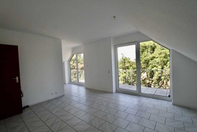 Bezugsfreie Wohnung in ruhiger Wohnlage inkl Einbauküche, großem Balkon und Garage