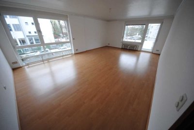 Top-Lage in Offenbach, großzügige 3-ZW (110qm), großer Balkon mit Blick in Park