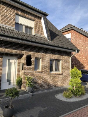 Von Privat: Moderne Doppelhaushälfte in Rumeln-Kaldenhausen