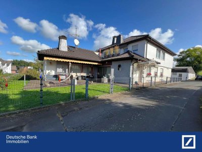 !!!Großzügiges Zweifamilienhaus mit ausgebautem Dachgeschoss!!!
