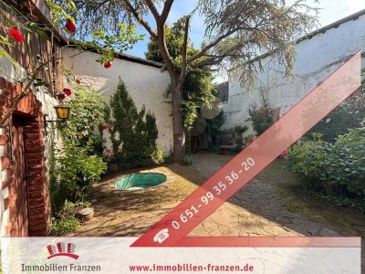 Konz-Könen: charmantes Haus mit versteckter Gartenidylle & Garage will wachgeküsst werden !