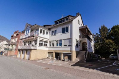 Für den Umbau von bis zu 10 Wohnungen bestens geeignet, gute Bausubstanz, Parkplätze und Garten,