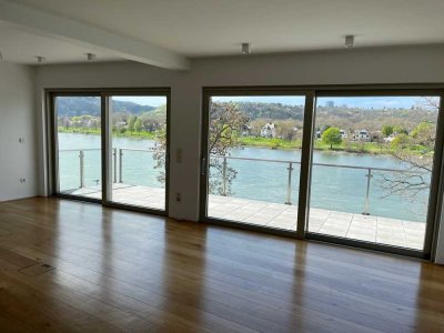 Barrierefreie rollstuhlgerechte hochwertige 4-Zimmer-Terrassenwohnung direkt am Rhein Panoramablick