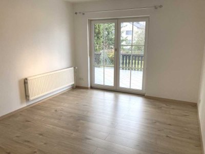Attraktive 3-Zimmer-Erdgeschosswohnung mit großer Terrasse und Garten in Postbauer-Heng