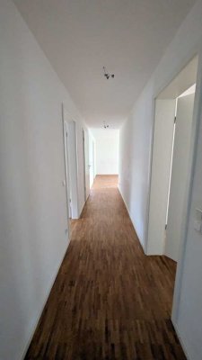 Neubau Zweitbezug!! 4 Zimmer EG Wohnung mit Garten ab 15.07.2025!!