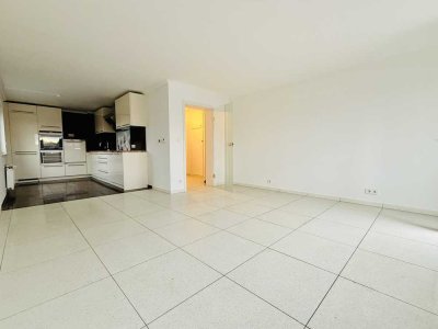 Großzügige 4-Zimmer ETW, Süd-Balkon und Einbauküche