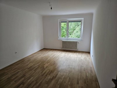 Migazziplatz, ruhige 4-Zimmer-Wohnung mit Grünblick, nähe Meidlinger Markt, 2.Liftstock, 4 Min zur U4/U6