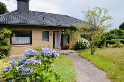 Exklusives Einfamilienhaus mit Seeblick, parkähnlichem Garten und idealem Grundriss Bad Bederkesa