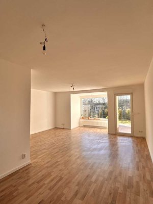 Erstbezug nach Sanierung: Stilvolle 5-Zimmer-Reihenhaus in Köln Holweide