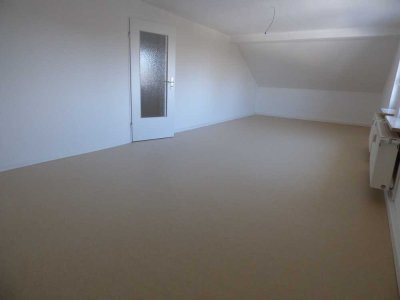 Gemütliche Dachgeschosswohnung im ruhigen Neuhof