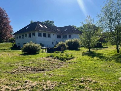 MFH Landkreis Osterholz 500qm Wohnfläche, 16000 Grundstück 7 Apartments, ideal  Senioren WG !