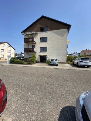 Schicke 3 Zimmerwohnung - Feldrandlage - mit Balkon in Neulußheim