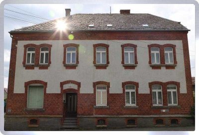 Viel Platz für Wohnen und Hobby zum kleinen Preis