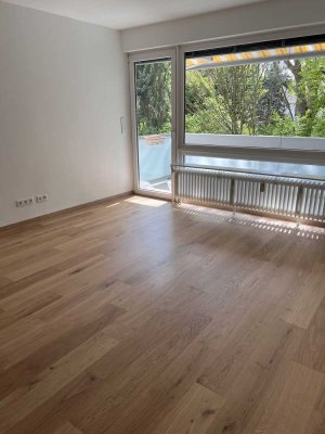 Erstbezug nach Sanierung mit Einbauküche und Balkon: exklusive 2-Zimmer-Wohnung in Frankfurt