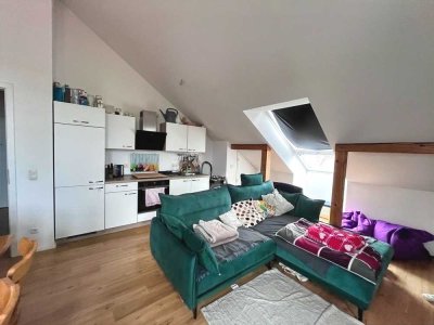 Zur Miete: moderne 1-Zimmer-Dachgeschosswohnung in Sünching